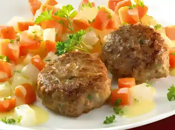 Frikadellen mit lecker Kohlrabi-Karotten-Gemüse