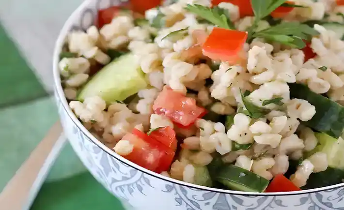 Gerstensalat mit Fenchel und Gurke