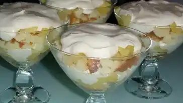 Geschichtete Apfel Marzipan Creme