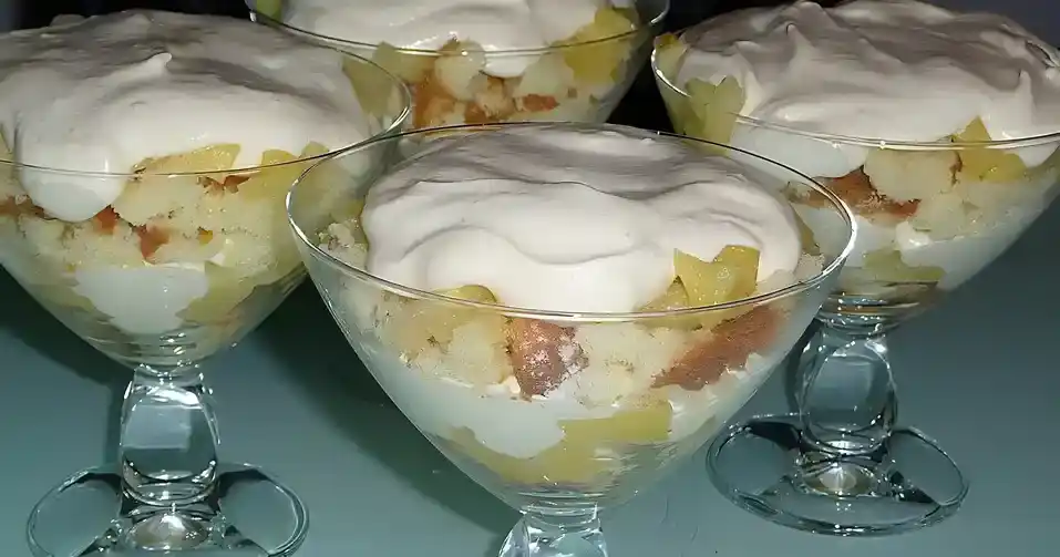Geschichtete Apfel Marzipan Creme