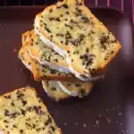 Haselnusskuchen mit Schokostückchen