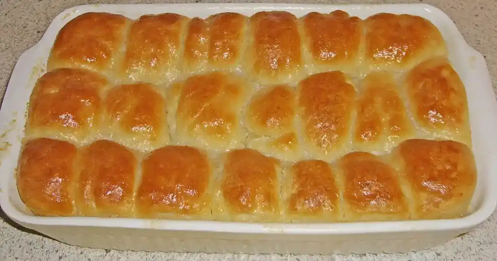 Hefeteig, der immer gelingt, hier als Rohrnudeln oder Früchte-Guglhupf