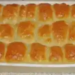 Hefeteig, der immer gelingt, hier als Rohrnudeln oder Früchte-Guglhupf