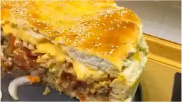 Kalt oder warm ein Genuss Der Cheeseburger in Kuchenform