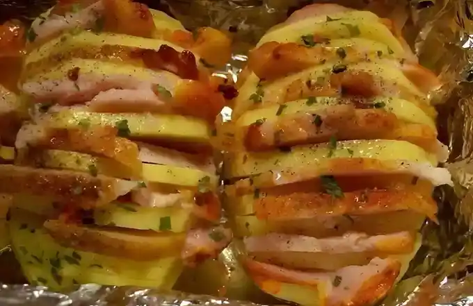 Kartoffeln mit Speck, Käse und Champignons