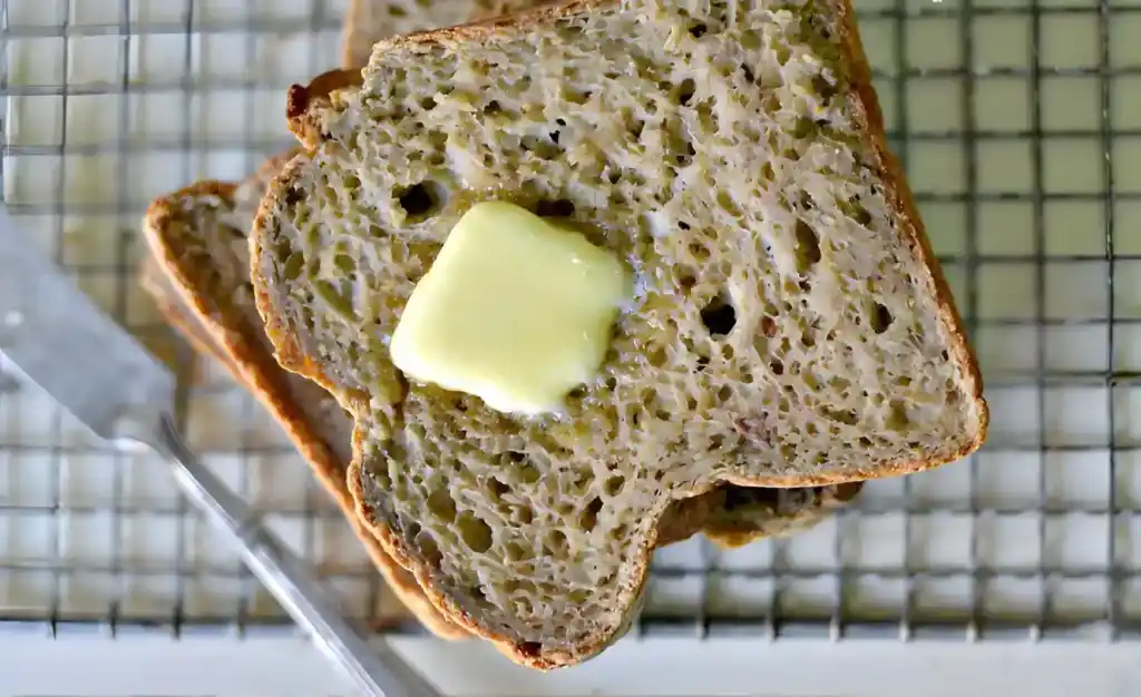 Low Carb Brot mit Sesammehl