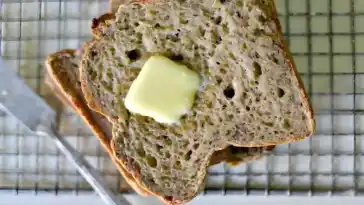 Low Carb Brot mit Sesammehl