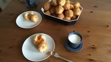 Marillenknödel mit Kartoffelteig