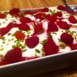 Mini-Windbeutel mit Milchmädchen-Quarkcreme und Himbeeren