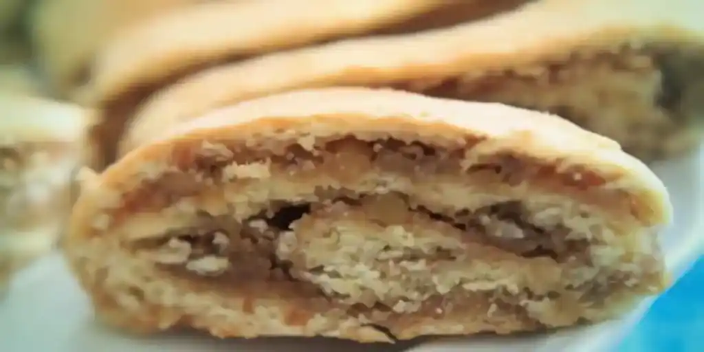 Mokkanougat- oder Mohnfüllung Covered