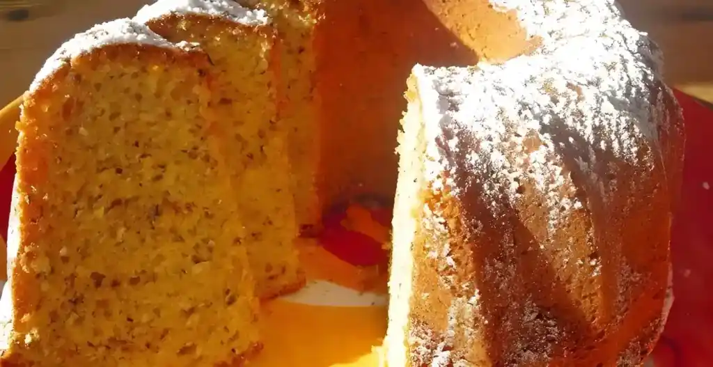 Saftiger Nuss – Joghurt – Gugelhupf