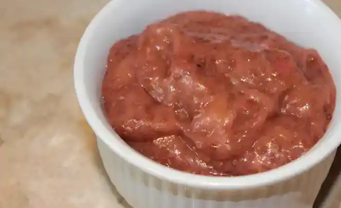 Erdbeer-Rhabarber-Marmelade mit Chia-Samen