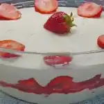 Erdbeeren mit Vanille Eierlikör Creme