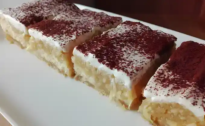 Express Apfelkuchen mit Vanillepudding