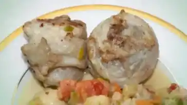 Fischröllchen auf Lauch