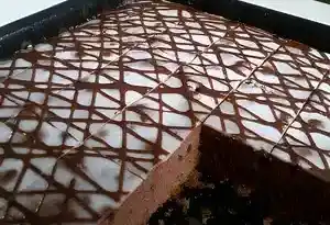 Gewürzkuchen mit Zitronenguss