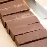 Hausgemachter Proteinriegel mit Thermomix