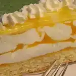 Käsesahnetorte mit Pfirsichen
