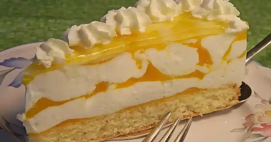 Käsesahnetorte mit Pfirsichen