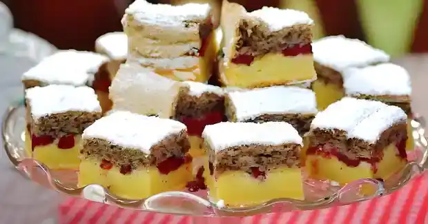 Kirschkuchen mit Nüssen