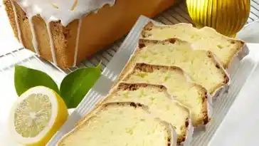 Klassischer Zitronenkuchen mit Zitronenguss