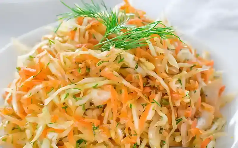 Kohlsalat mit Karotten und Walnüssen mit Thermomix