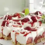 Lecker Erdbeer-Kokos-Kuchen mit Mango-Creme