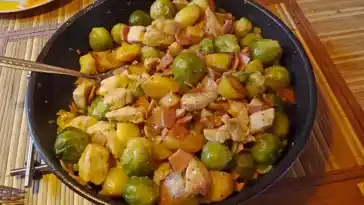 Leichte Bauernpfanne mit Hähnchenbrust
