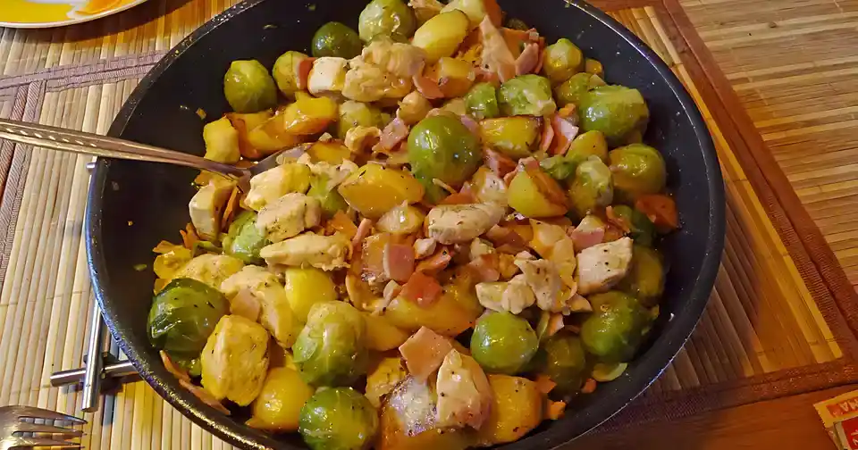 Leichte Bauernpfanne mit Hähnchenbrust