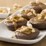 Mini Brownies mit Erdnüssen und Karamell