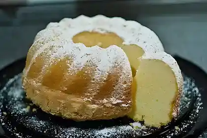 Omas Eierlikörkuchen