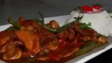 Pikante Hähnchen-Gemüsepfanne