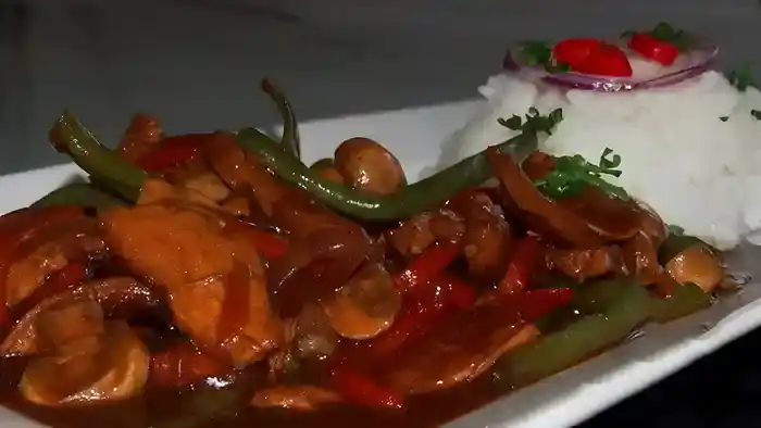Pikante Hähnchen-Gemüsepfanne