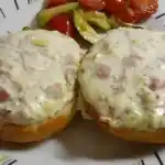 Pikante Partybrötchen mit Creme fraiche