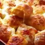Pizza-Bällchen in Tomatensoße