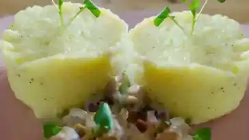 Rosmarin-Polenta mit Pfifferling-Rahmsauce