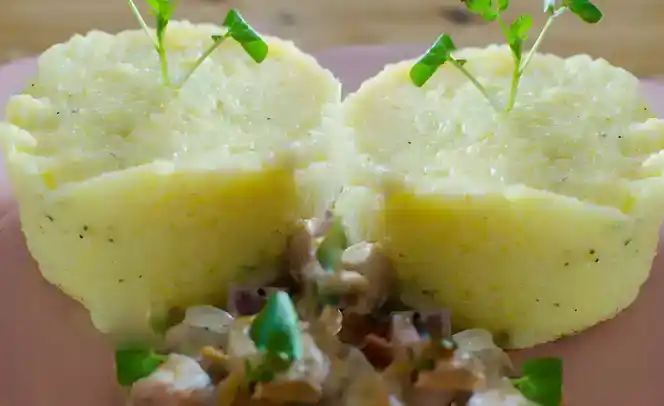 Rosmarin-Polenta mit Pfifferling-Rahmsauce
