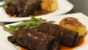 Rouladen in Rotweinsauce