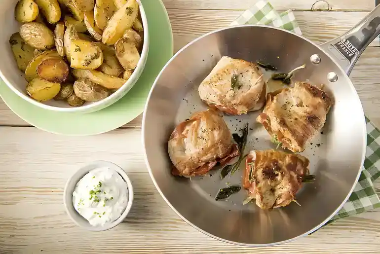 Salbei-Schnitzelchen mit Ofenkartoffeln