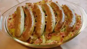 Schmorkohl mit Bratwurst