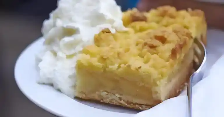 Schneller Apfelkuchen mit Streuseln