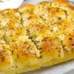 Selbstgemachte Knoblauchbrötchen