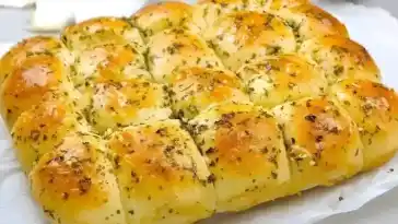 Selbstgemachte Knoblauchbrötchen