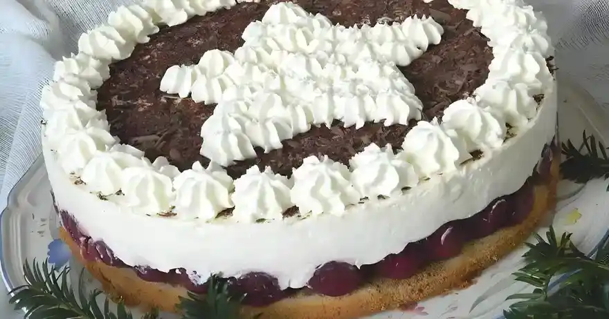 Weihnachtliche Kirsch Mascarpone Torte