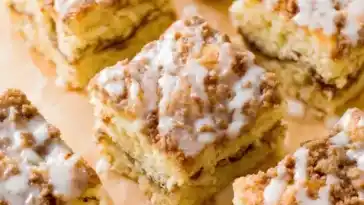 Altmodischer Sauerrahm-Kaffee-Kuchen