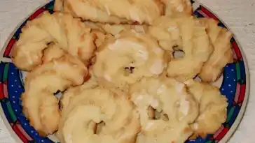 EIERLIKÖR SPRITZGEBÄCK