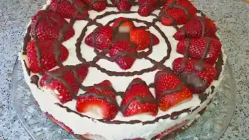 Erdbeer Mascarpone Torte