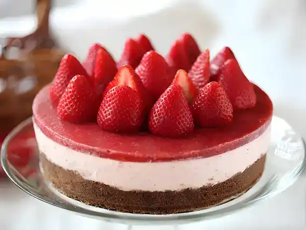 Erdbeer Quarktorte mit Erdbeeren ohne Backen