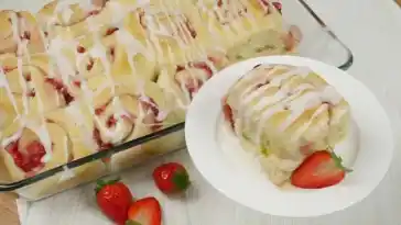 Erdbeer-Vanillepudding-Schnecken