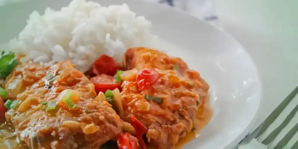 Fischgulasch mit 5-Korn-Reis